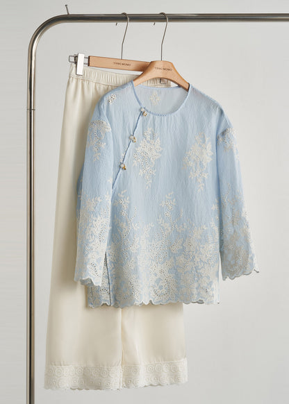 Polished Top with an Effortless Classic Look