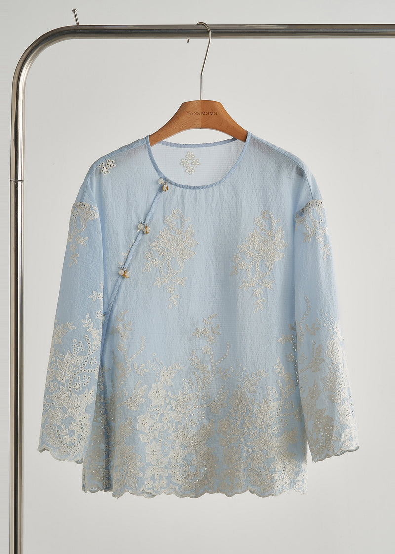 Polished Top with an Effortless Classic Look