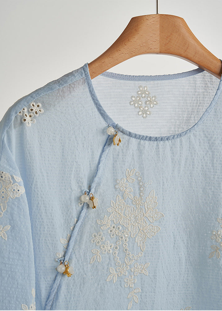 Polished Top with an Effortless Classic Look