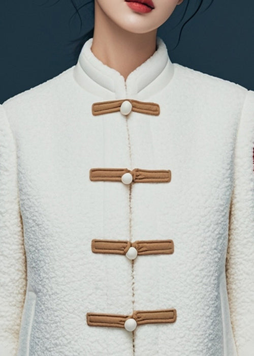 Gracefully Styled Coat for Any Occasion