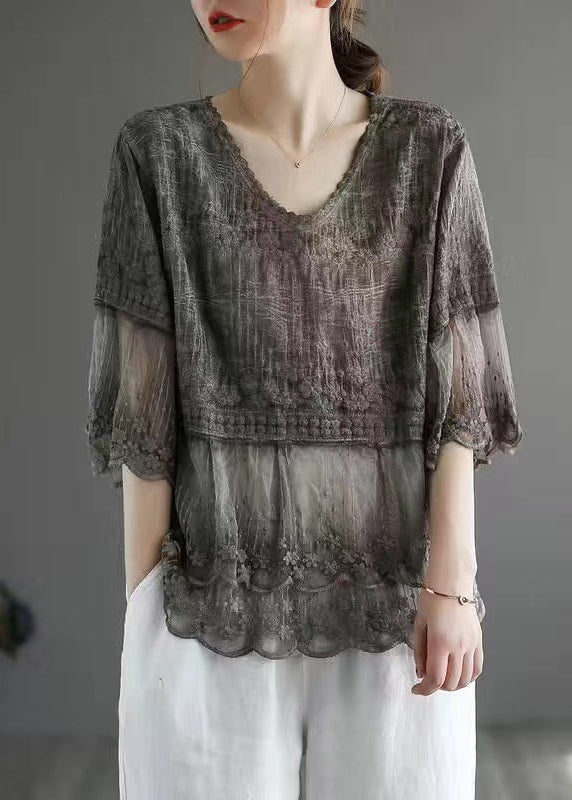 Well Tailored Top with a Graceful Silhouette
