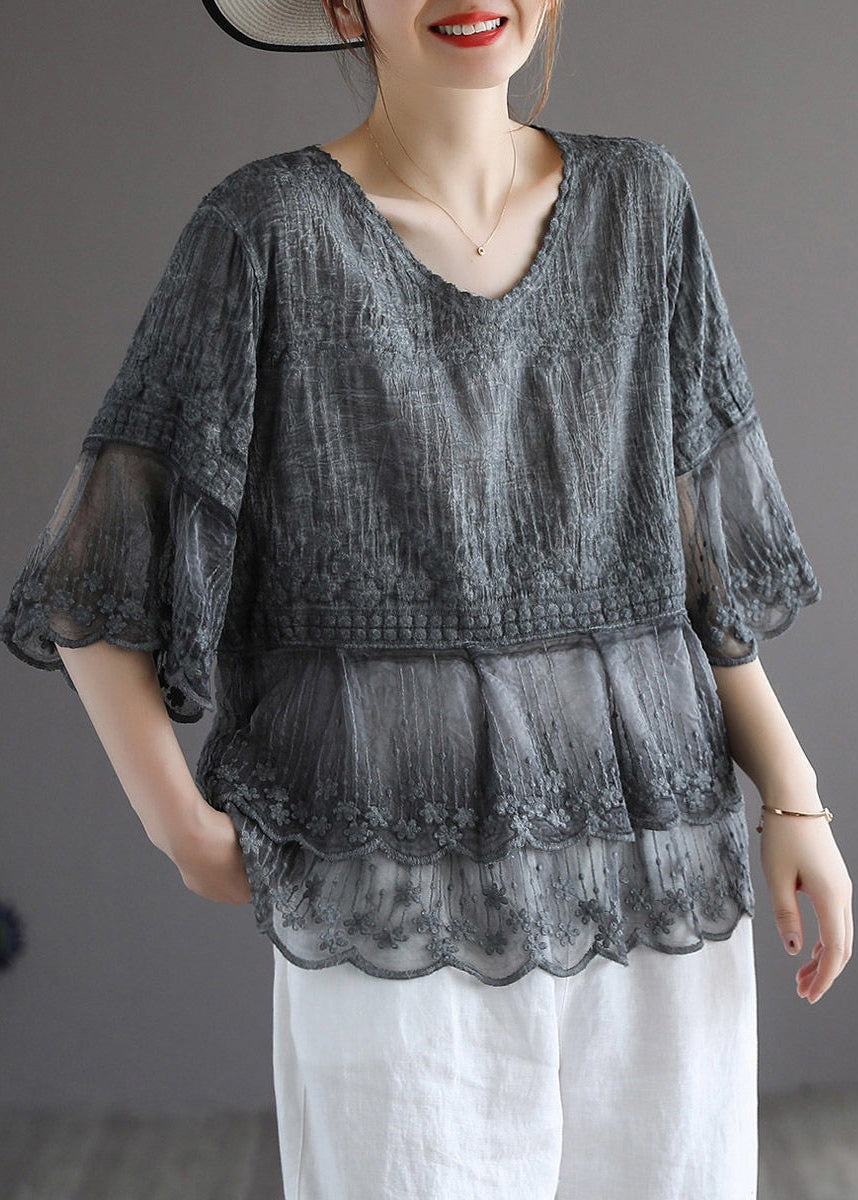 Well Tailored Top with a Graceful Silhouette