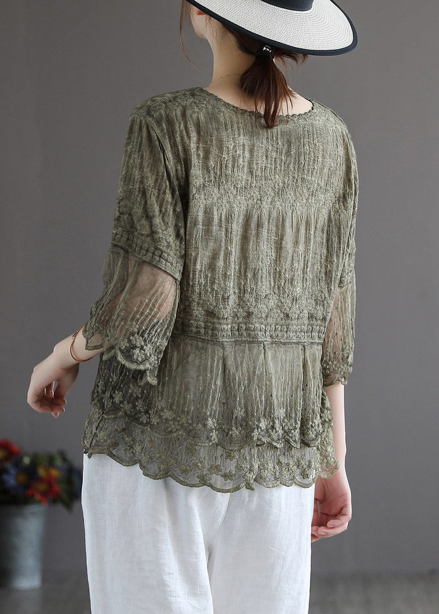 Well Tailored Top with a Graceful Silhouette