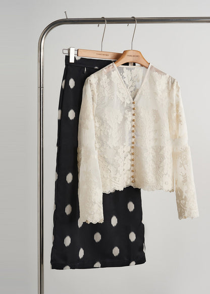 Classic Vintage Top with a Flattering Fit