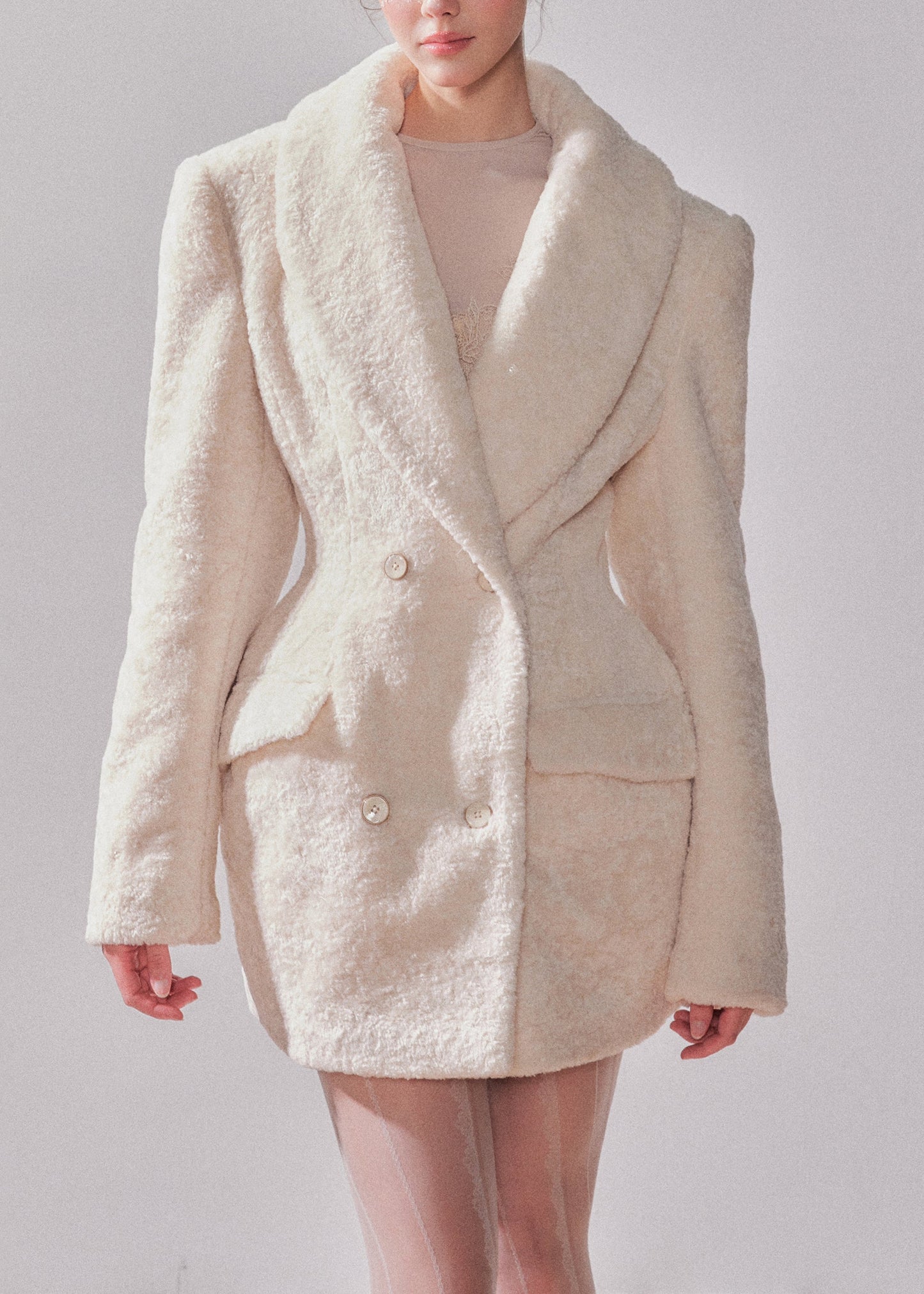 Effortlessly Elegant Coat with a Timeless Design