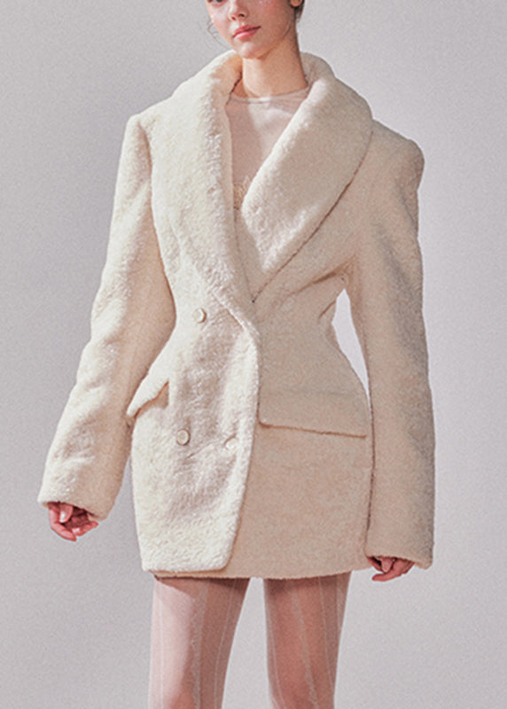 Effortlessly Elegant Coat with a Timeless Design