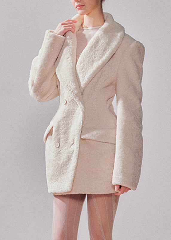 Effortlessly Elegant Coat with a Timeless Design