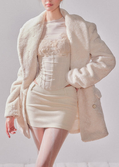Effortlessly Elegant Coat with a Timeless Design