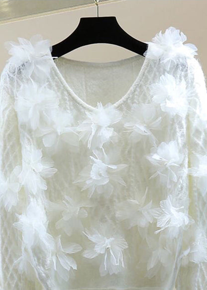 Effortlessly Elegant Sweater with a Timeless Design