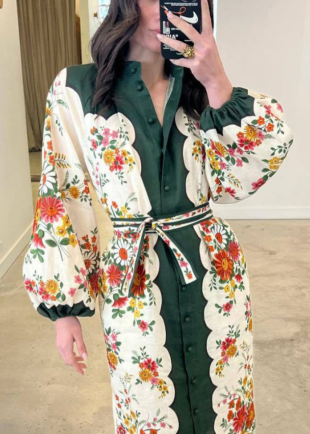 Classic Vintage Dress with a Flattering Fit