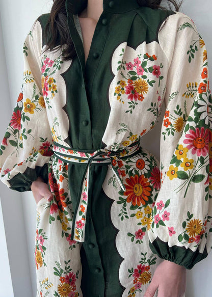 Classic Vintage Dress with a Flattering Fit