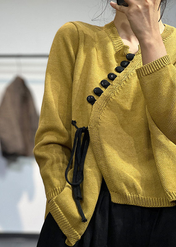 Well Tailored Sweater with a Graceful Silhouette
