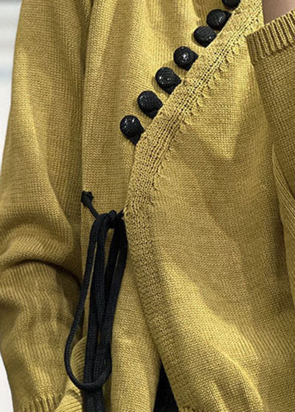 Well Tailored Sweater with a Graceful Silhouette