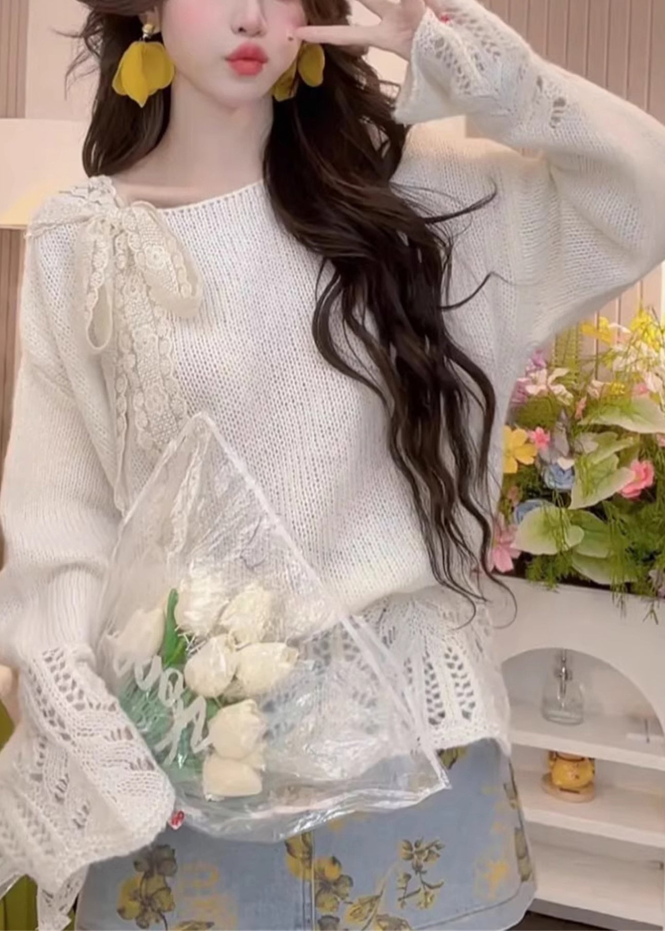 Effortlessly Elegant Sweater with a Timeless Design