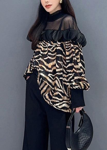 Effortlessly Elegant Top with a Timeless Design