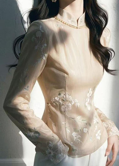 Effortlessly Elegant Top with a Timeless Design