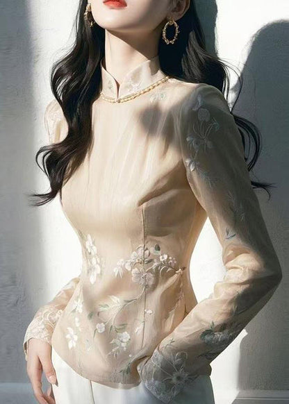 Effortlessly Elegant Top with a Timeless Design