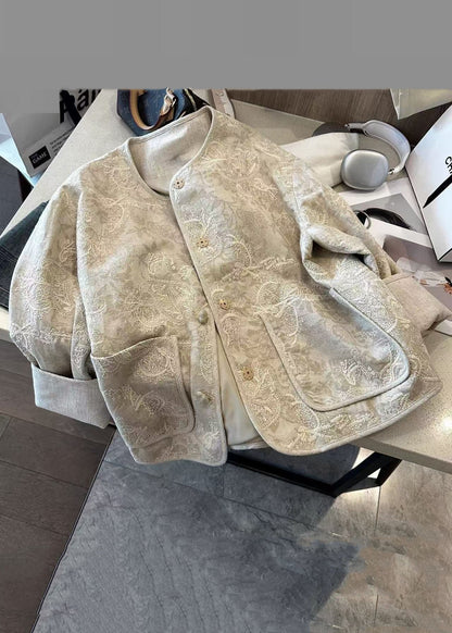 Effortlessly Elegant Coat with a Timeless Design