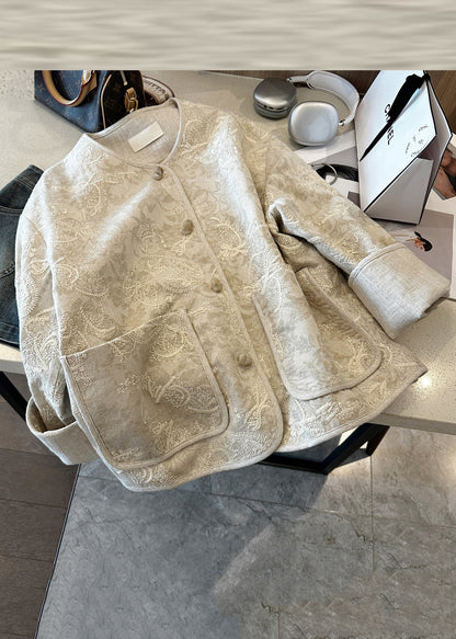 Effortlessly Elegant Coat with a Timeless Design