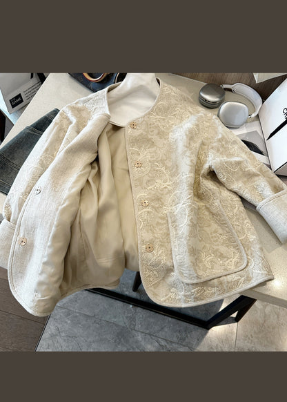 Effortlessly Elegant Coat with a Timeless Design