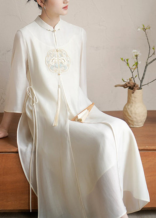 Beautifully Crafted Dress in a Classic Style