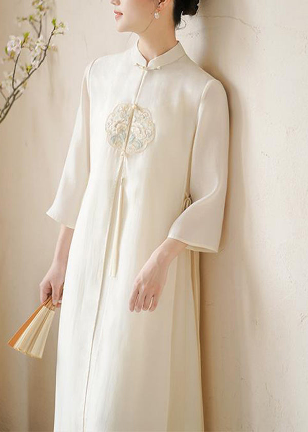 Beautifully Crafted Dress in a Classic Style