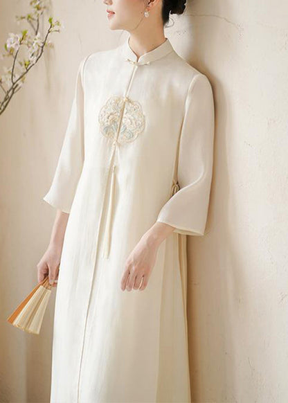 Beautifully Crafted Dress in a Classic Style