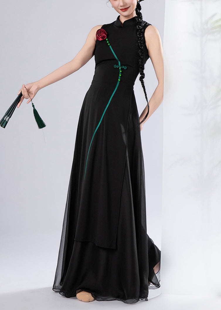 Sophisticated Garment with a Clean Classic Look