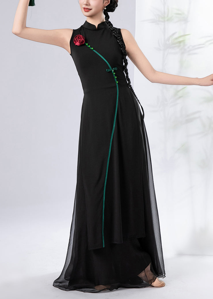 Sophisticated Garment with a Clean Classic Look