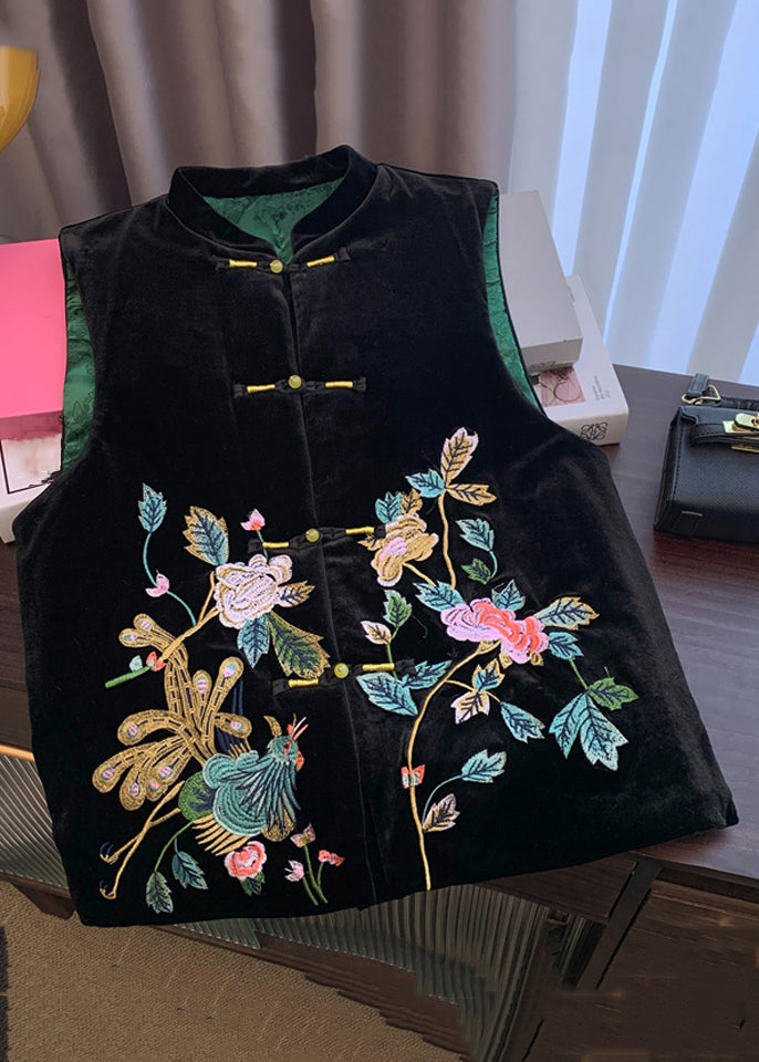 Beautifully Finished Coat in a Timeless Design