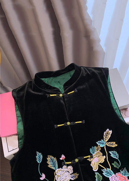 Beautifully Finished Coat in a Timeless Design