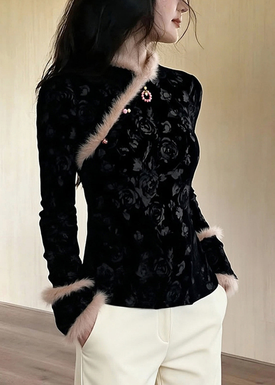 Sophisticated Blouse with a Clean Classic Look