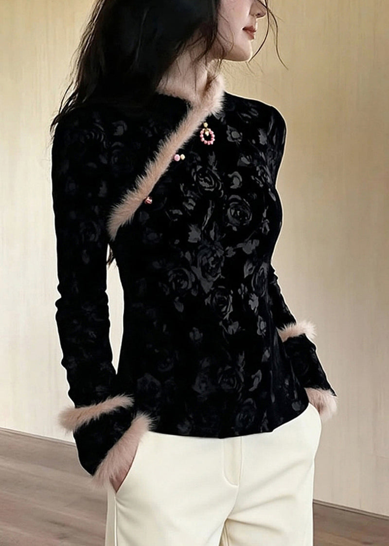 Sophisticated Blouse with a Clean Classic Look