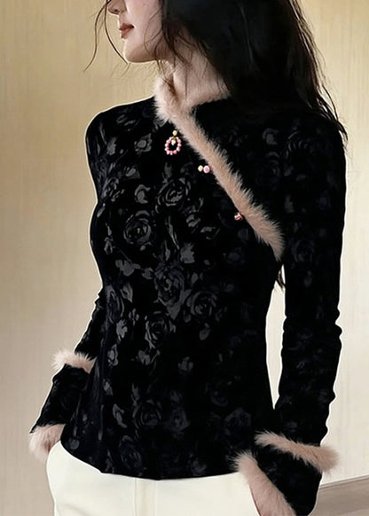 Sophisticated Blouse with a Clean Classic Look