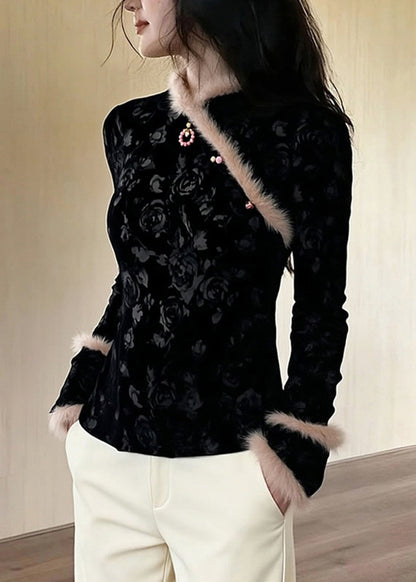 Sophisticated Blouse with a Clean Classic Look