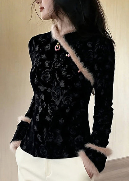 Sophisticated Blouse with a Clean Classic Look