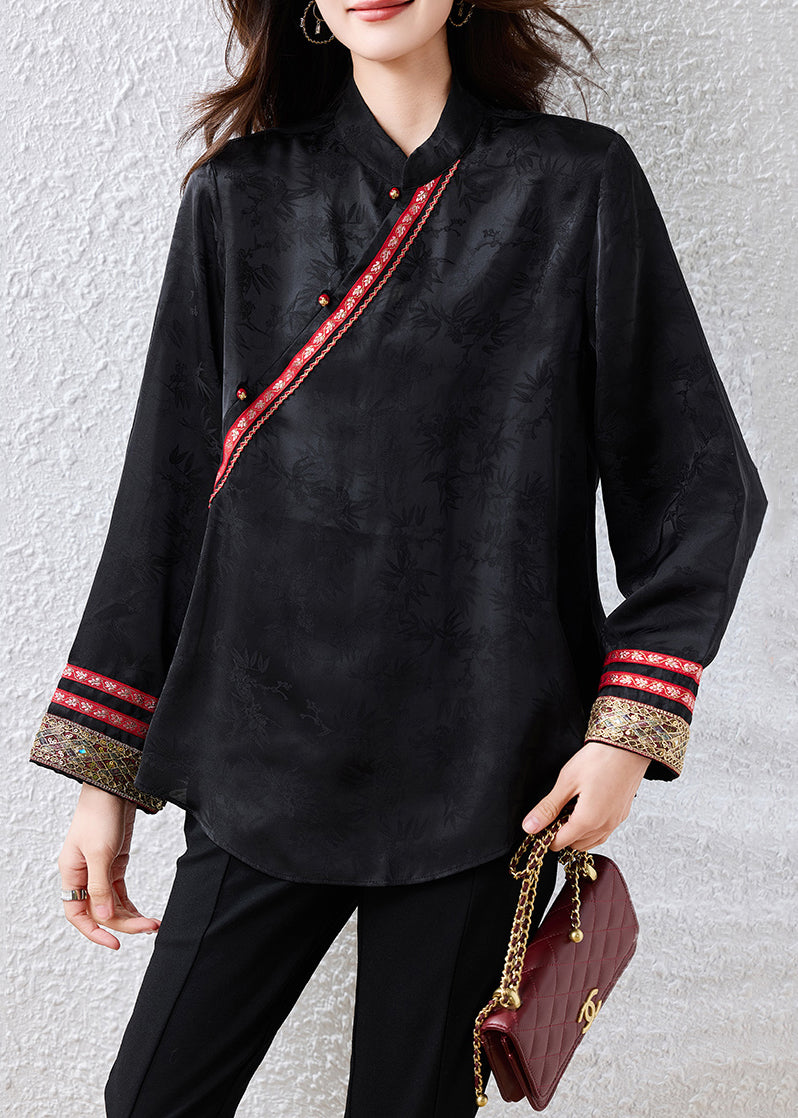 Effortlessly Elegant Blouse with a Timeless Design