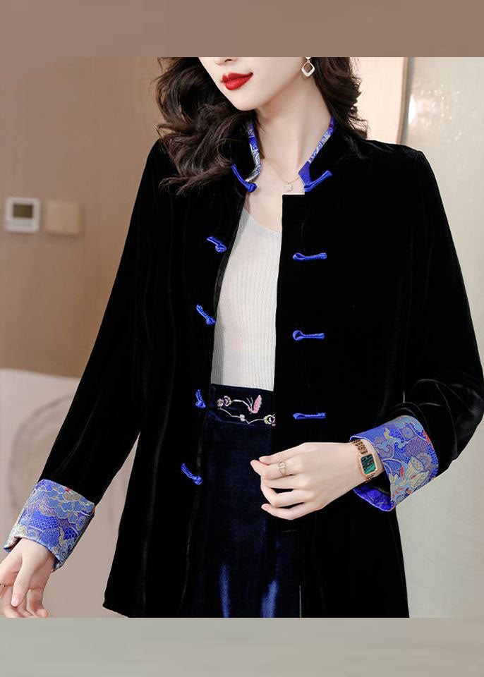 Gracefully Styled Coat for Any Occasion