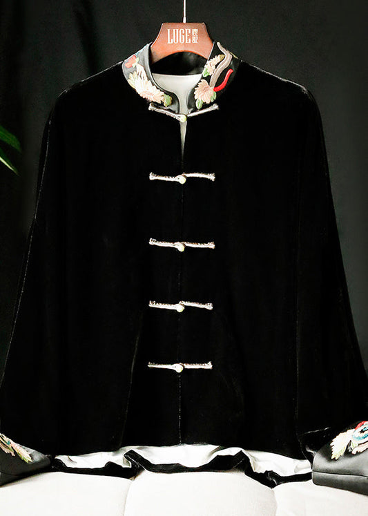 Effortlessly Elegant Coat with a Timeless Design