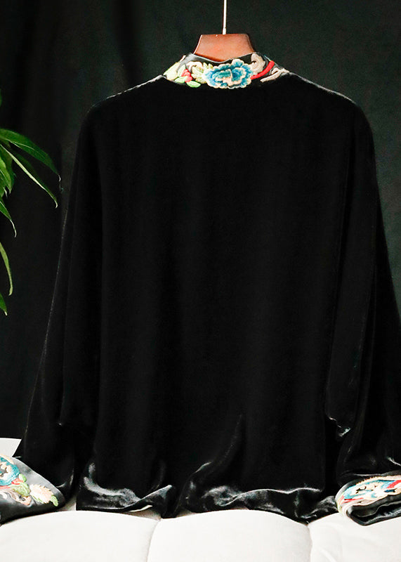Effortlessly Elegant Coat with a Timeless Design