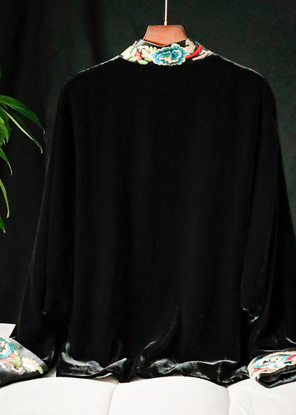 Effortlessly Elegant Coat with a Timeless Design