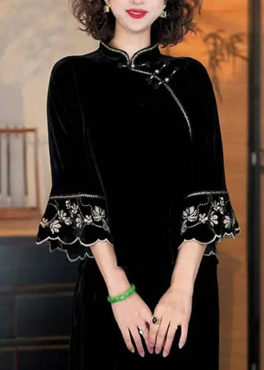 A Vintage Style Shirt with Delicate Timeless Details