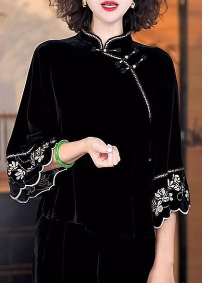 A Vintage Style Shirt with Delicate Timeless Details