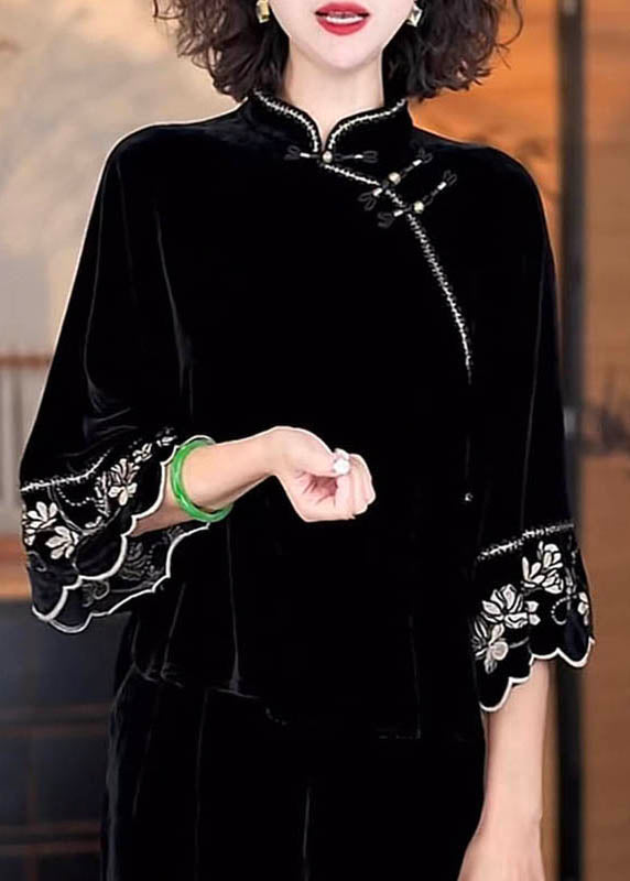 A Vintage Style Shirt with Delicate Timeless Details