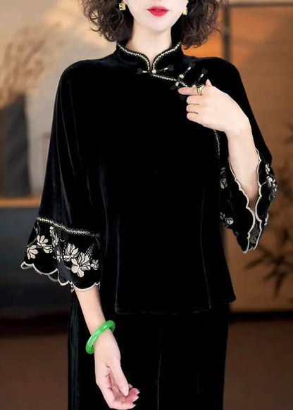 A Vintage Style Shirt with Delicate Timeless Details