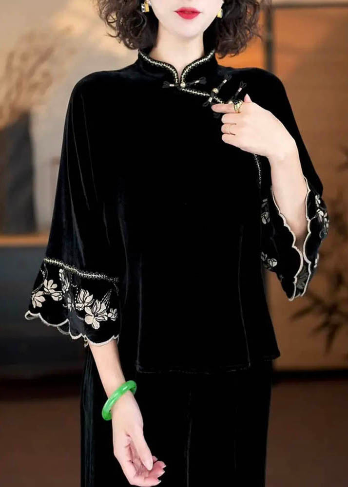 A Vintage Style Shirt with Delicate Timeless Details