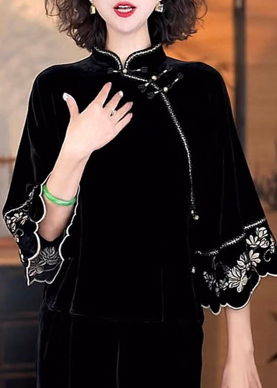 A Vintage Style Shirt with Delicate Timeless Details