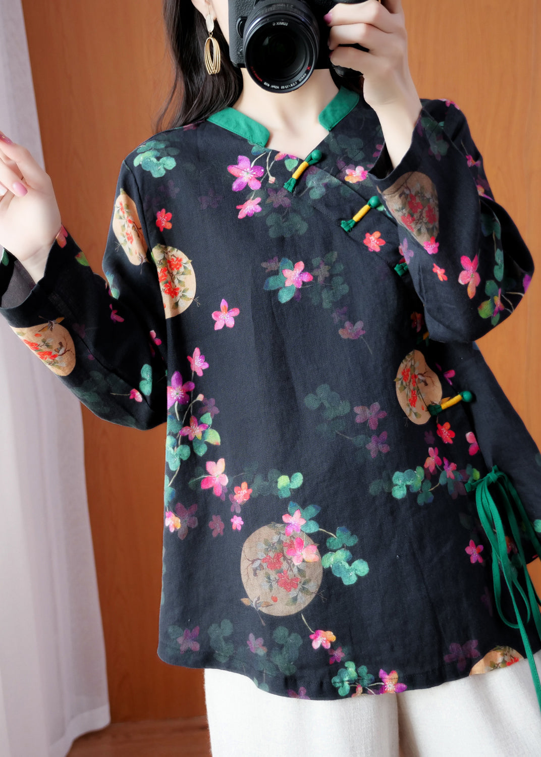 Effortlessly Elegant Top with a Timeless Design