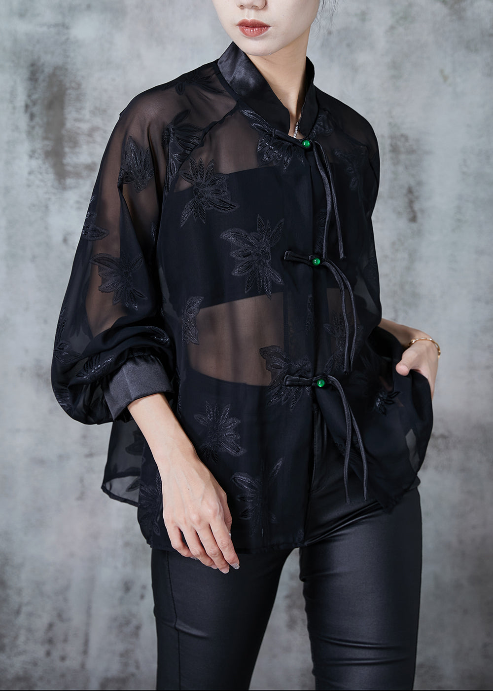 Classic Vintage Blouse with a Flattering Fit