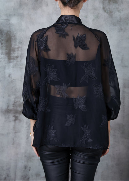 Classic Vintage Blouse with a Flattering Fit